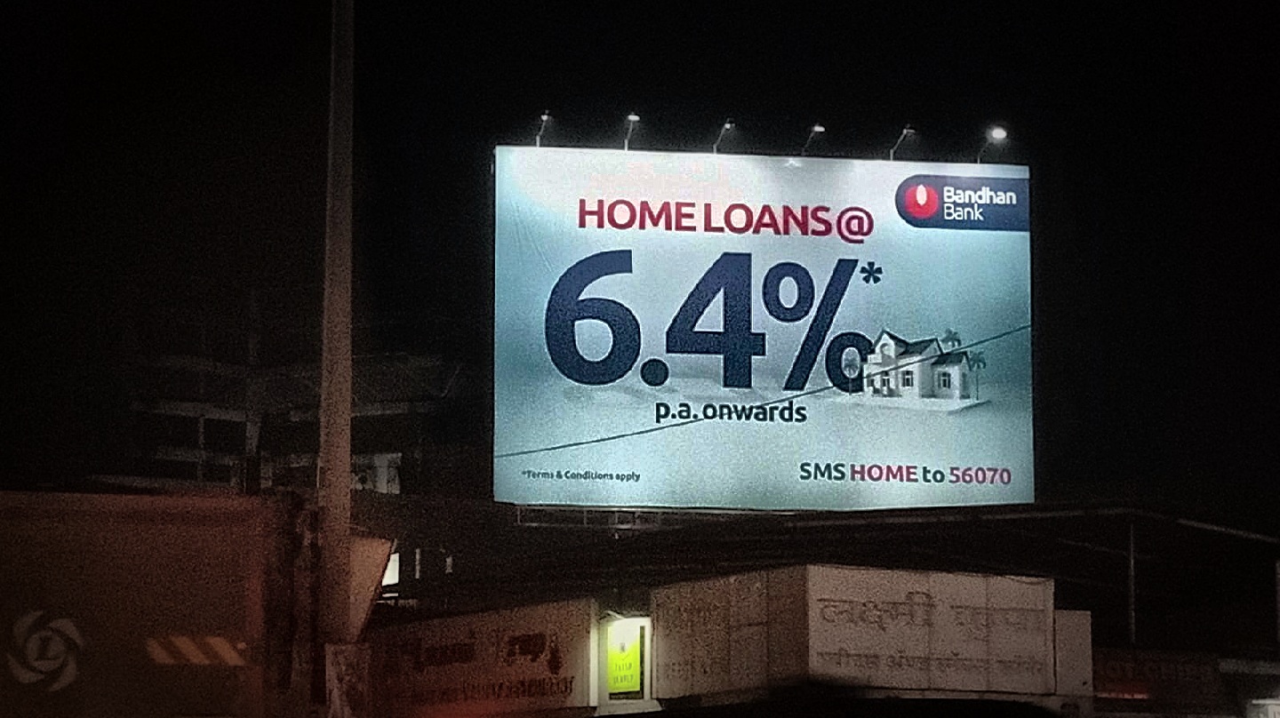 Expressway night-illuminated unipole billboard